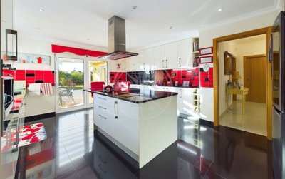 1987-359331-0086b5b4f2b294297643049c268e89554