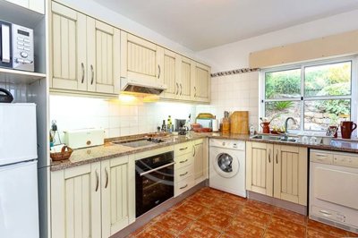 1987-359339-0086b5b4f2b294297643049c268e89554