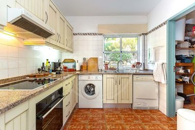 1987-359339-0086b5b4f2b294297643049c268e89554