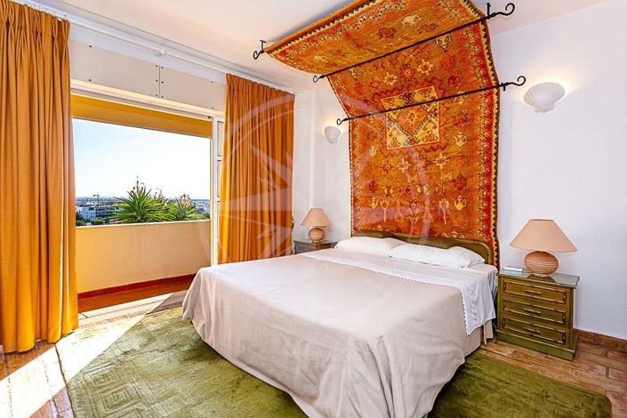 Image No.17-3 Bed Townhouse for sale