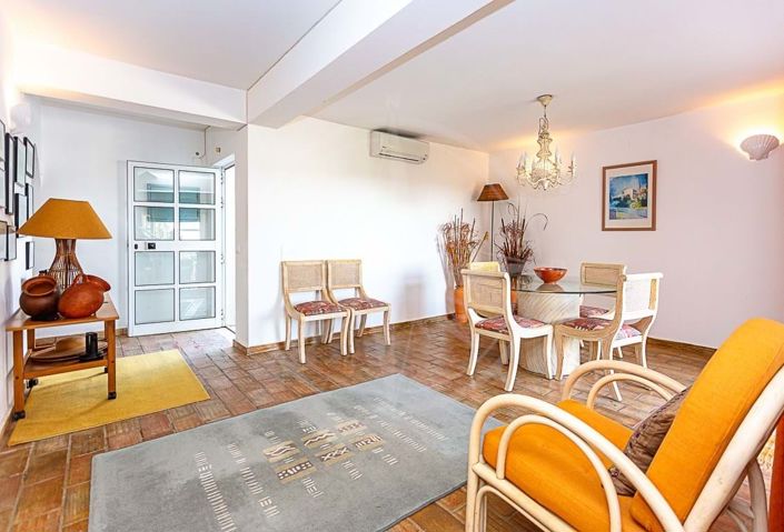 Image No.6-3 Bed Townhouse for sale