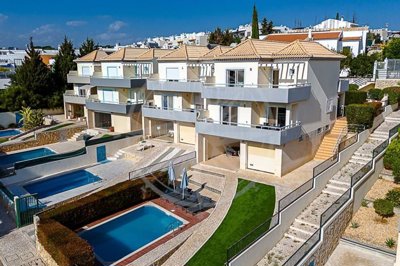 4 Bed Villa for sale