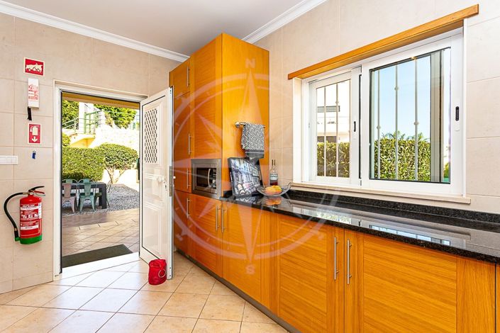 Image No.10-4 Bed Villa for sale