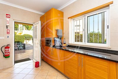 1987-359454-0086b5b4f2b294297643049c268e89554