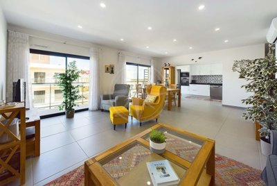 1987-359948-0086b5b4f2b294297643049c268e89554