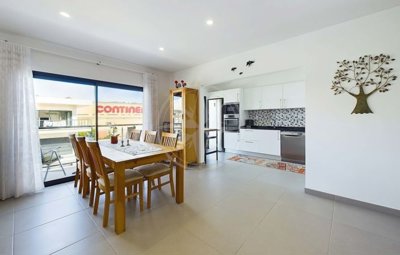 1987-359948-0086b5b4f2b294297643049c268e89554