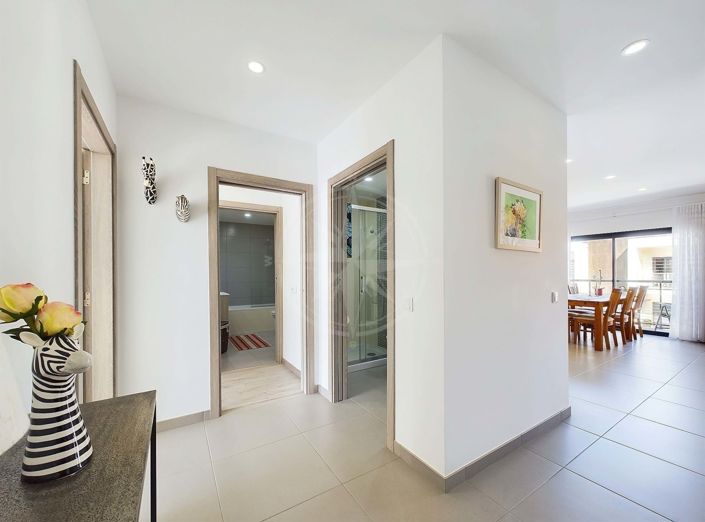 Image No.9-3 Bed Apartment for sale