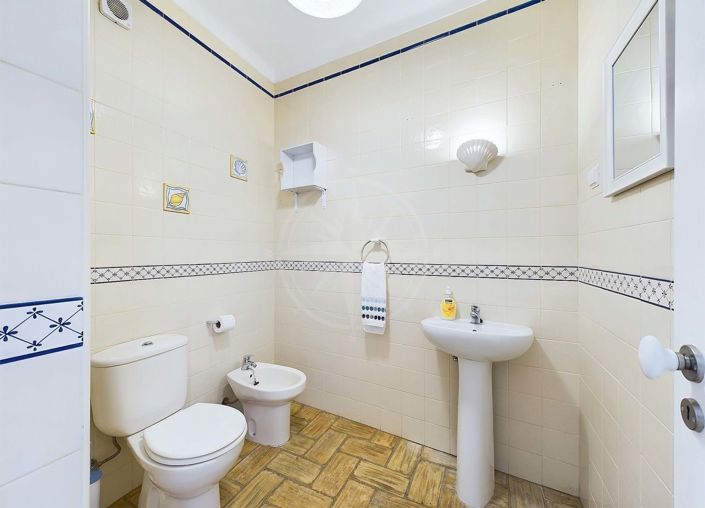 Image No.11-3 Bed Townhouse for sale