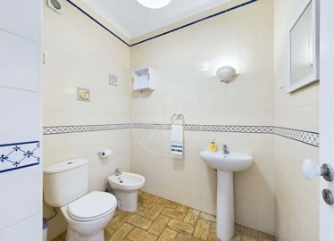 1987-359949-0086b5b4f2b294297643049c268e89554