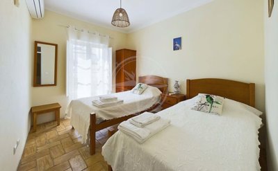 1987-359949-0086b5b4f2b294297643049c268e89554