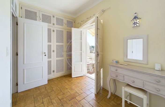 Image No.15-3 Bed Townhouse for sale