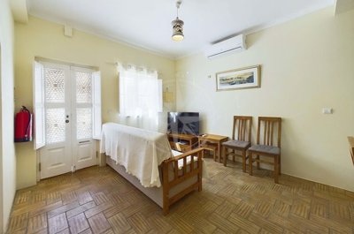 1987-359949-0086b5b4f2b294297643049c268e89554