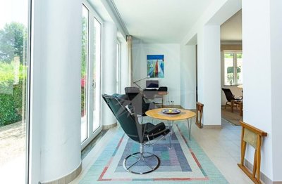 1987-359950-0086b5b4f2b294297643049c268e89554