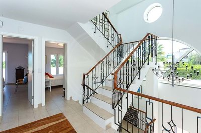 1987-359950-0086b5b4f2b294297643049c268e89554