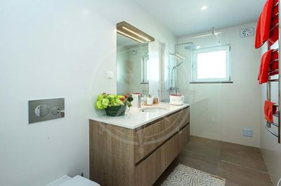 1987-359950-0086b5b4f2b294297643049c268e89554