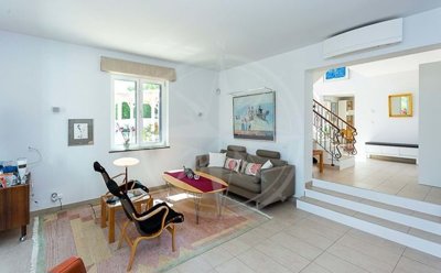 1987-359950-0086b5b4f2b294297643049c268e89554