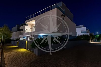 1987-359593-0086b5b4f2b294297643049c268e89554