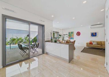 1987-359593-0086b5b4f2b294297643049c268e89554