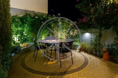 1987-359593-0086b5b4f2b294297643049c268e89554