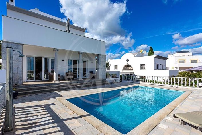 Image No.10-4 Bed Villa for sale