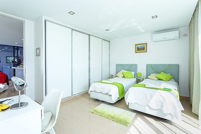 Image No.10-3 Bed Villa for sale