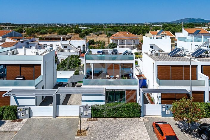 Image No.20-3 Bed Villa for sale