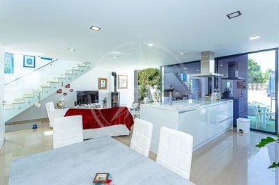 1987-360627-0086b5b4f2b294297643049c268e89554