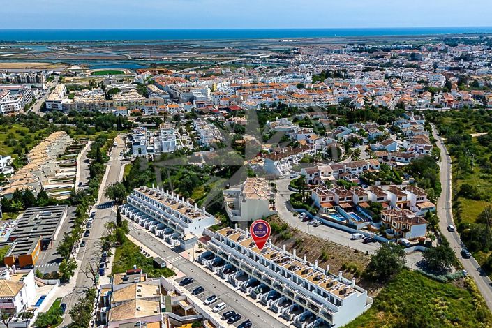 Image No.2-4 Bed Townhouse for sale