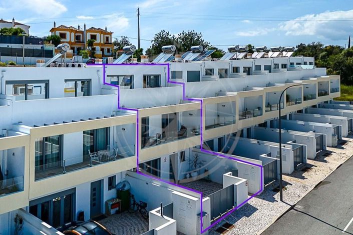 Image No.29-4 Bed Townhouse for sale