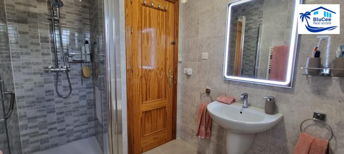 Image No.38-3 Bed Semi-Detached for sale