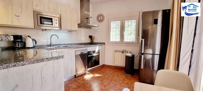 Image No.17-2 Bed Semi-Detached for sale