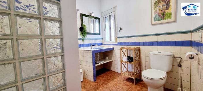 Image No.24-2 Bed Semi-Detached for sale