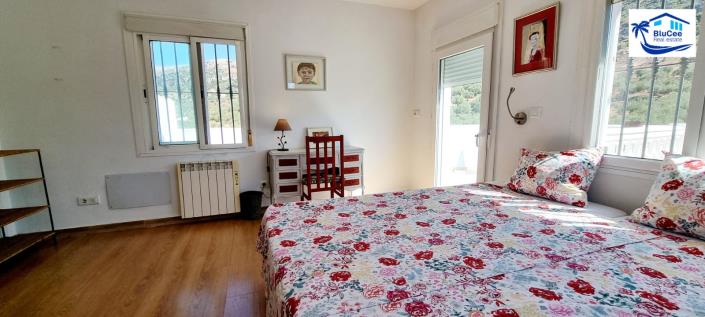 Image No.27-2 Bed Semi-Detached for sale