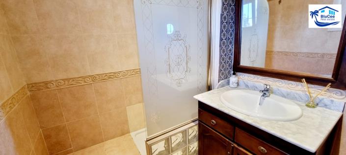 Image No.35-2 Bed Semi-Detached for sale