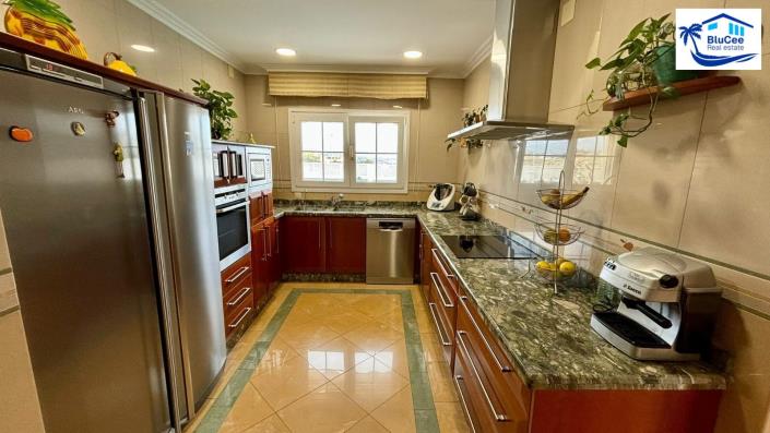 Image No.17-6 Bed House/Villa for sale