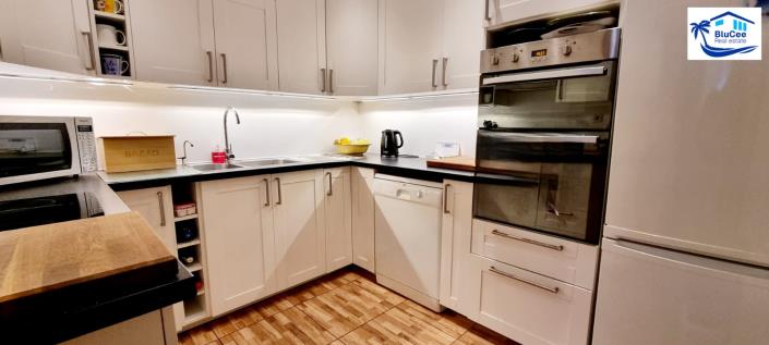 Image No.31-10 Bed Villa / Detached for sale