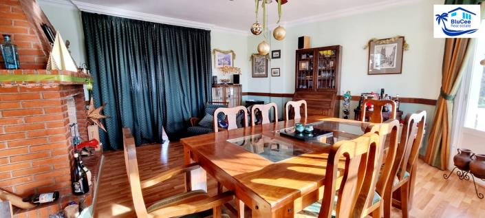 Image No.38-10 Bed Villa / Detached for sale