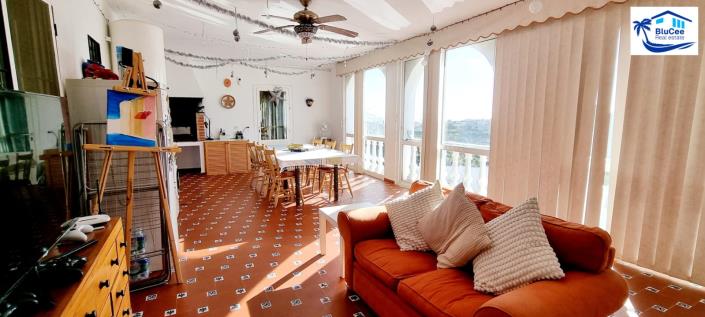 Image No.42-10 Bed Villa / Detached for sale