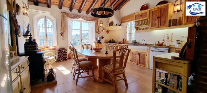 Image No.19-3 Bed Villa for sale