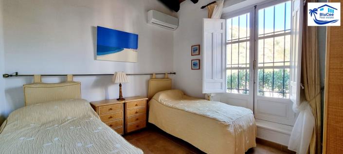 Image No.35-3 Bed Villa for sale