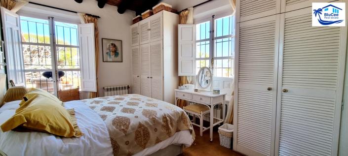 Image No.33-3 Bed Villa for sale