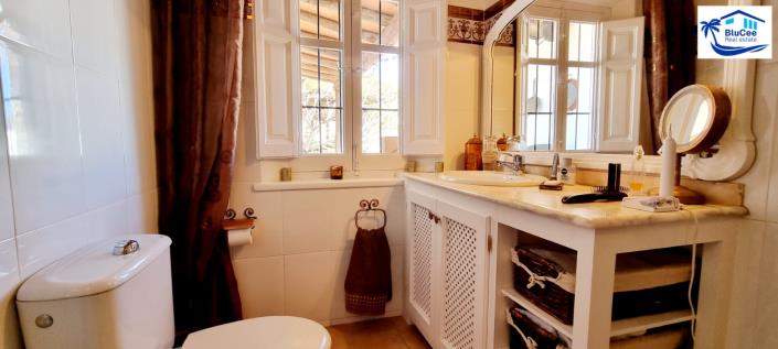 Image No.40-3 Bed Villa for sale