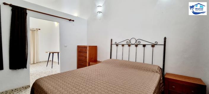 Image No.13-2 Bed House for sale