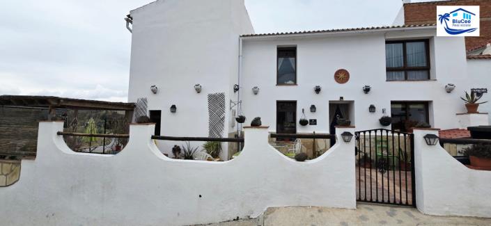 Image No.30-4 Bed House/Villa for sale