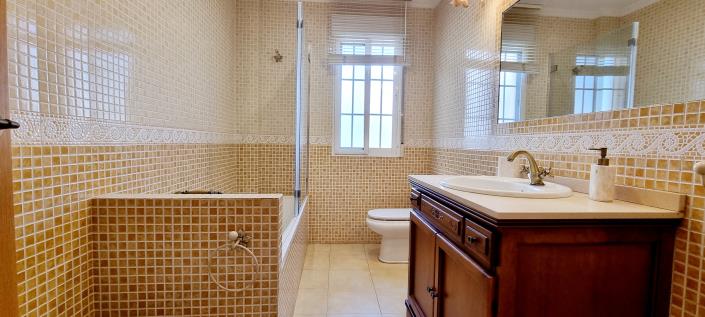 Image No.27-5 Bed Villa for sale