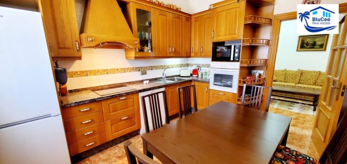 Image No.12-3 Bed House for sale