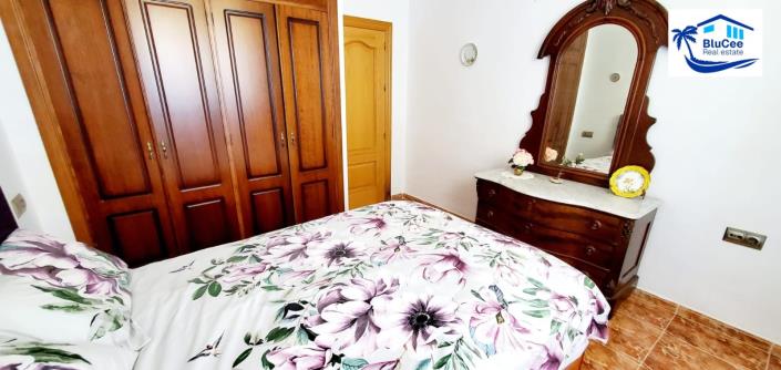 Image No.19-3 Bed House for sale