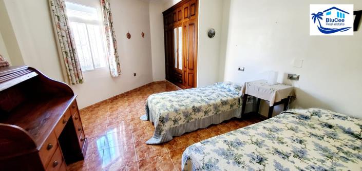 Image No.25-3 Bed House for sale