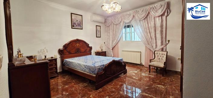 Image No.11-4 Bed Property for sale