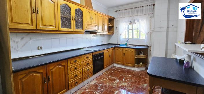 Image No.5-4 Bed Property for sale